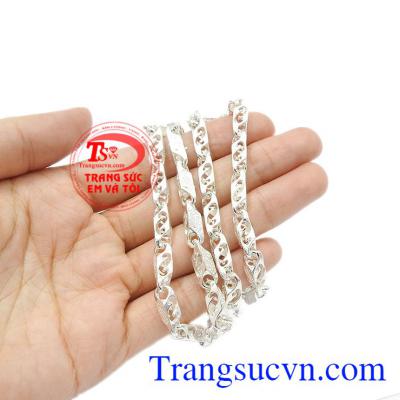 Trang sức bạc không chỉ có tác dụng làm đẹp mà còn bảo vệ sức khỏe cho người dùng. Dây chuyền bạc nam công tử.