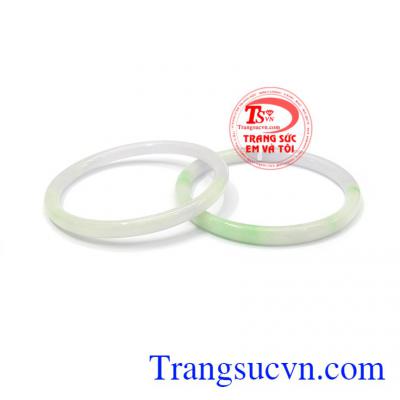 Đôi vòng cẩm thạch đẹp giúp đem lại sức mạnh, sự lạc quan, niềm vui vẻ trong cuộc sống