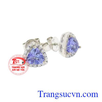 Hoa tai Tanzanite vàng trắng là món quà yêu thương dành cho người đặc biệt.