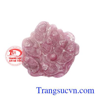 Mặt cá chép ruby chất lượng là sản phẩm được chế tác từ đá ruby thiên nhiên chất lượng.