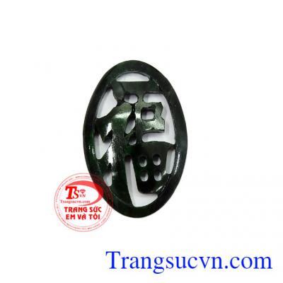 Cẩm thạch chính là những vật tinh túy và quý báu nhất của trời và đất, người dân Việt từ xưa đến nay cũng rất ưa chuộng cẩm thạch