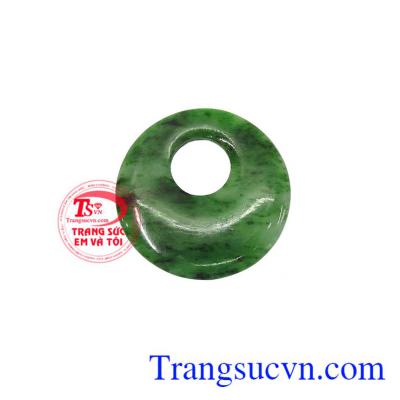 Mặt Ngọc Cẩm Thạch Đẹp được dùng làm quà tặng đến các bà, các mẹ