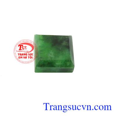 Mặt nhẫn cẩm thạch vuông đẹp, ngọc cẩm thạch thiên nhiên, chất lượng đảm bảo, thích hợp làm mặt nhẫn, mang lại vẻ đẹp sang trọng quý phái cho người đeo