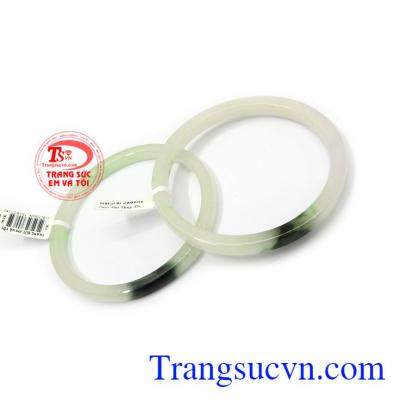 Ngọc cẩm thạch đôi có tác dụng chiêu tài lộc, mang lại bình an, may mắn cho người đeo