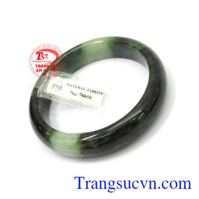 Ngoài ra, đeo vòng tay ngọc cẩm thạch còn giúp xua tan sự phiền muộn trong cuộc sống, mang lại bình an và tài lộc cho người đeo