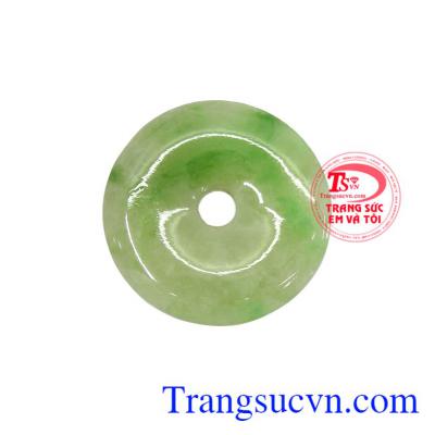 Ngọc cẩm thạch tránh tà khí, mặt ngọc cẩm thạch thiên nhiên, sẽ giúp bạn tránh tà khí, thì tốt nhất là bạn nên đeo chúng thật thường xuyên, càng lâu càng tốt