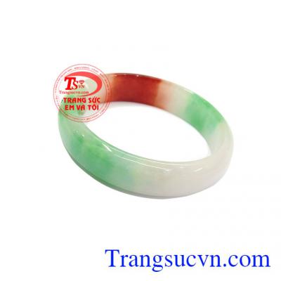 Vòng cẩm thạch thiên nhiên đeo hợp thời trang và phong thủy, mang lại tài lộc, bình an, may mắn cho người đeo