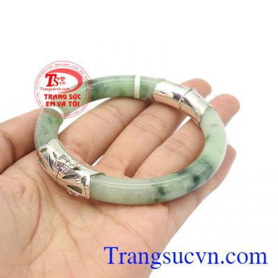 Ngọc vân sáng dát bạc