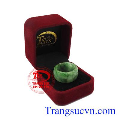 Nơi đáng để bạn gửi trọn niềm tin.Nhẫn ngọc cẩm thạch như ý 