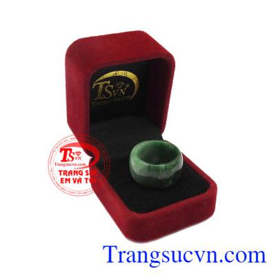 Sản phẩm được giao bán trên toàn quốc,có giấy kiểm định đá quý,đảm bảo chất lượng cao. Nhẫn ngọc cẩm thạch quyền lực