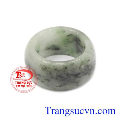 Nhẫn ngọc cẩm thạch tiền tài.Với 100% đá ngọc cẩm thạch thên nhiên sẽ đem đến sự hài lòng cho quí khách hàng.