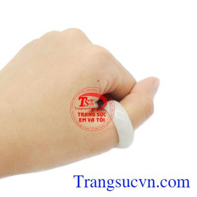 Nhẫn Ngọc Màu Trắng 20ly bền đẹp giá tốt phù hợp đeo ngón nhẫn,ngón cái, ngón trỏ. Nhẫn Ngọc Màu Trắng 20ly