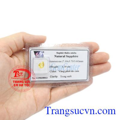 Đá saphir thiên nhiên đẹp và sang trọng. Saphir vàng thịnh vượng. 