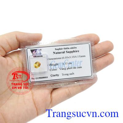 Saphir thiên nhiên hợp phong thủy cho người mệnh kim và mệnh thổ được thịnh vượng. Saphire vàng thiên nhiên.