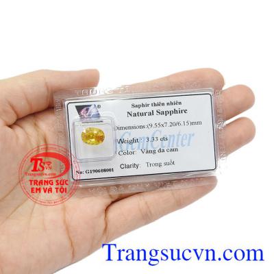 Viên sapphir vàng được ép vỉ đảm bảo độ bền đẹp. Sapphir vàng đẹp.