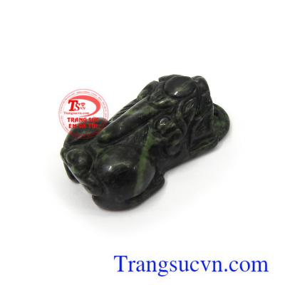 Tỳ hưu lục đậm jadeite phù hợp làm mặt dây chuyền, mặt nhẫn thời trang và đẳng cấp