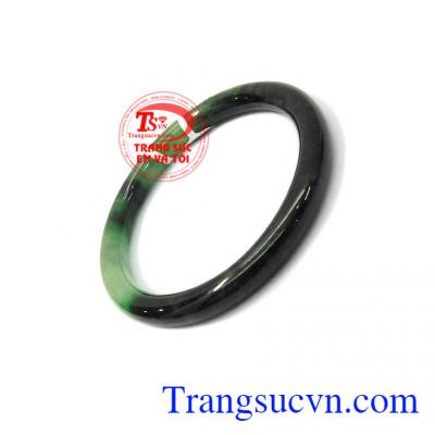 Vòng tay cẩm thạch mang lại vẻ sang trọng cho người đeo