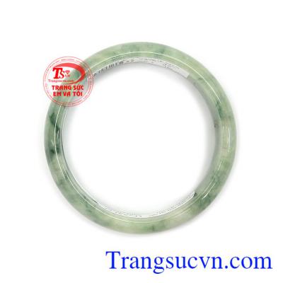 Vòng cẩm thạch tự nhiên phù hợp làm món quà tuyệt vời giành tặng người bạn yêu thương những dịp ý nghĩa