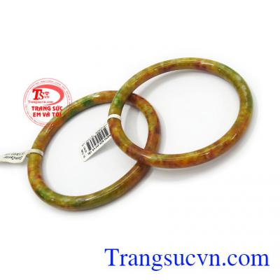 Vòng Đỏ Đôi ngọc có tác dụng chiêu tài lộc, may mắn, bình an cho người đeo