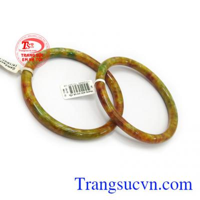 Vòng Đỏ Đôi ngọc rất được phái đẹp ưa chuộng, phù hợp nhiều phong cách và lứa tuổi khác nhau