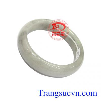 Vòng ngọc cẩm thạch trắng mang một nguồn năng lượng tốt, có giấy kiểm định chất lượng, giao hàng nhanh trên toàn quốc