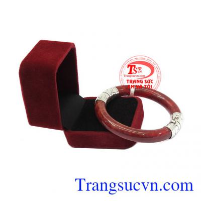 Vòng ngọc đỏ bọc bạc