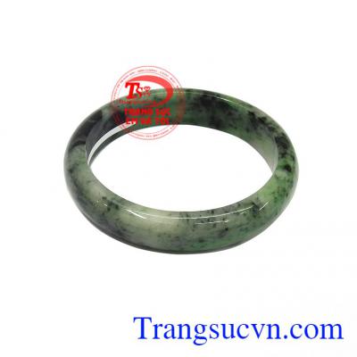 Vòng ngọc được ưa chuộng mang lại nhiều may mắn, cảm giác thoải mái, giảm căng thẳng, mệt mỏi trong cuộc sống