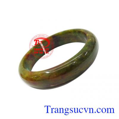 Vòng ngọc hẹ tứ quý trong phong thủy có tác dụng chiêu tài lộc, công danh, mang lại hạnh phúc, bình an và may mắn cho người đeo