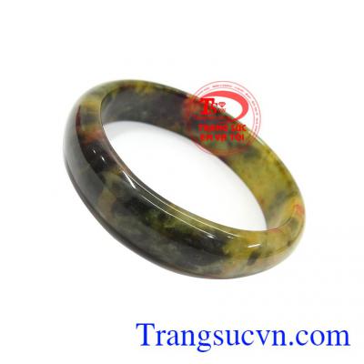 Vòng tay cẩm thạch thiên nhiên hợp phong thủy mang đến sự may mắn, bình an và thịnh vượng