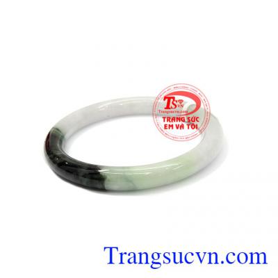 Vòng ngọc cẩm thạch là sản phẩm được rất nhiều người ưa chuộng, giao hàng nhanh trên toàn quốc