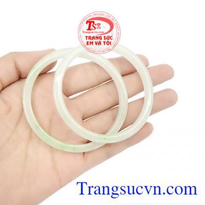 Vòng ngọc trắng đôi đẹp