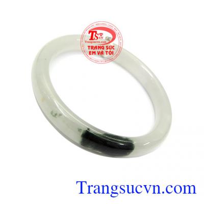 Vòng ngọc thích hợp sử dụng trong đời sống hằng ngày và làm quà tặng