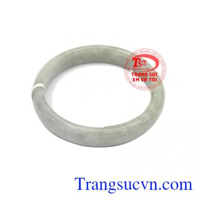 Ngọc cẩm thạch mang đến sự tinh khiết, ngọt ngào và nuôi dưỡng năng lượng, đem lại may mắn và yêu thương cho người sử dụng