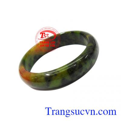 Vòng ngọc cẩm thạch là sản phẩm mang lại nhiều may mắn, sức khỏe, hạnh phúc cho người đeo
