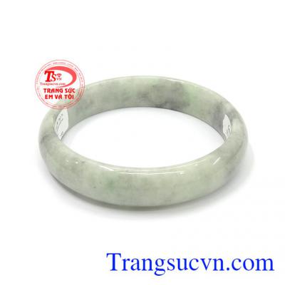 Vòng tay ngọc jadeite độc đáo