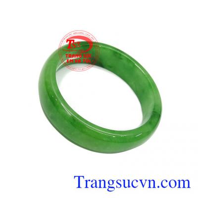 Vòng tay ngọc Jadeite có giấy kiểm định chất lượng, giao hàng nhanh trên toàn quốc