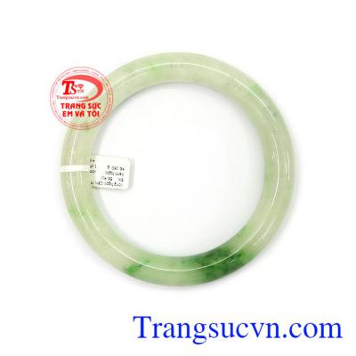 Ngoài ra, đeo vòng tay đá cẩm thạch còn giúp xua tan sự phiền muộn trong cuộc sống, tâm hồn bạn sẽ luôn được thư thái, bình an