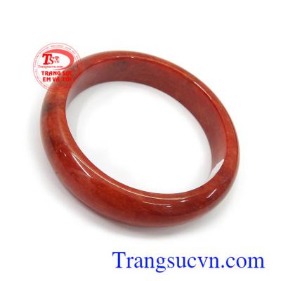 Vòng thạch cẩm ngọc đỏ có tác dụng mang lại may mắn, bình an và tài lộc cho người đeo