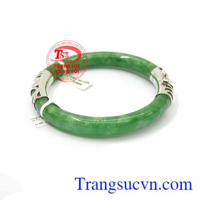 Vòng xanh lam bọc bạc Đá tốt cho người mệnh Hỏa nhất phải là đá có màu thuộc hành Mộc, tức là xanh lá cây