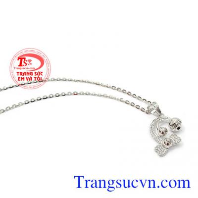 Mặt dây chuyền vàng tây dễ dàng kết hợp với các dây chuyền vàng