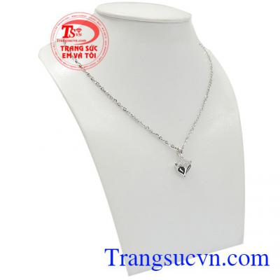 Bộ dây hồ ly vàng trắng được chế tác tinh tế, sắc nét là món quà ý nghĩa dành tặng bạn gái