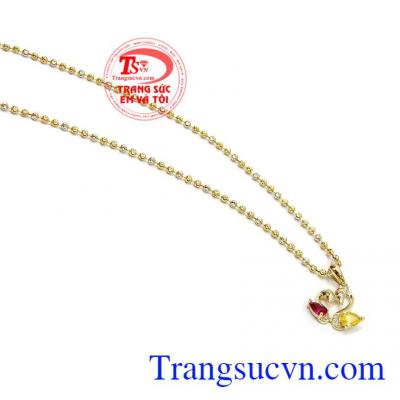 Mặt dây vàng thiên nga là sản phẩm được nhập khẩu từ Hàn Quốc với chất lượng uy tín, kiểu dáng thời trang luôn là món quà được các bạn nữ yêu thích