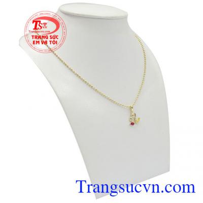 Bộ dây vàng thiên nga làm tôn lên vẻ quý phái, sang trọng