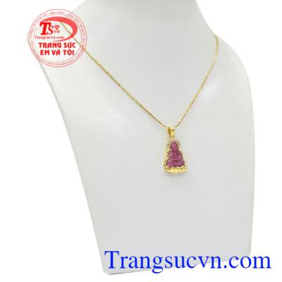 Bộ mặt dây quan âm ruby đẹp đem lại sự bình yên trong tâm hồn của người đeo.