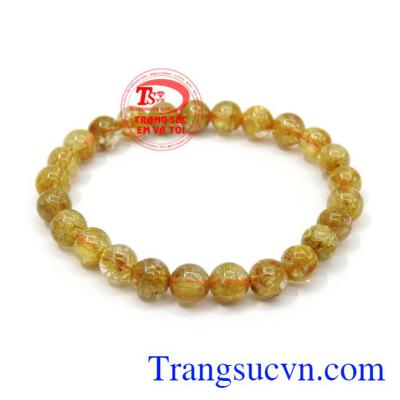 Chuỗi tay thạch anh tóc 7 ly được chế tác tinh xảo từ đá thạch anh tóc thiên nhiên.