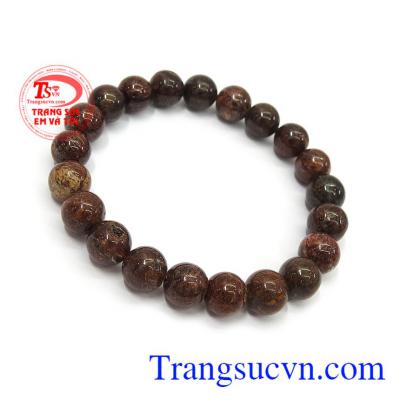 Chuỗi tay Thạch Anh Tóc Nâu 9ly có tác dụng mang lại may mắn, bình an và tài lộc cho người đeo, là lá bùa hộ mệnh cho bản thân