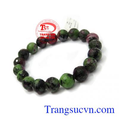 Chuỗi Anyolite-Zoisite này là sự kết hợp giữa màu sắc, năng lượng và tính chất siêu hình của chúng rất hữu ích để hỗ trợ chữa bệnh cho cơ thể