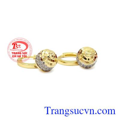 Hoa tai nữ xinh xắn là món quà ý nghĩa vào những dịp đặc biệt cho người thương.