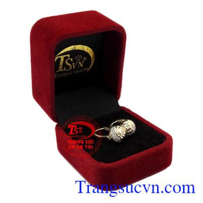 Hoa tai nữ xinh xắn