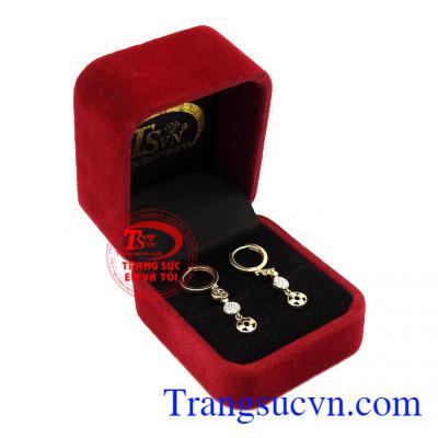 Hoa tai vàng Van Cleef Arpels